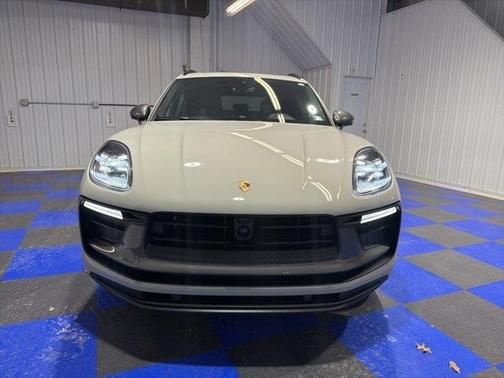 2023 Porsche Macan T