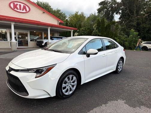 Super White 2020 Toyota Corolla LE
