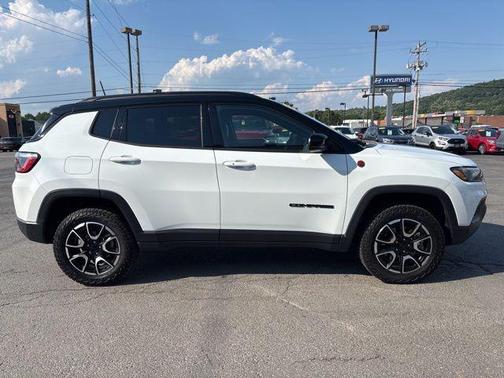 2024 Jeep Compass Trailhawk