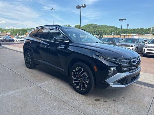 Phantom Black 2025 Hyundai TUCSON Limited