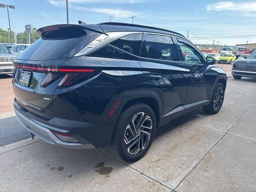 Phantom Black 2025 Hyundai TUCSON Limited