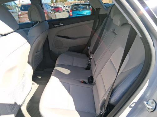 2017 Hyundai TUCSON SE