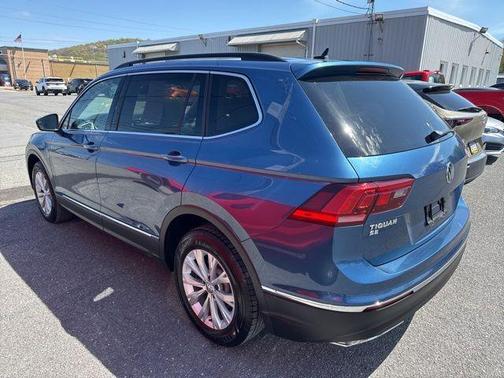 Silk Blue Metallic 2018 Volkswagen Tiguan 2.0T SE