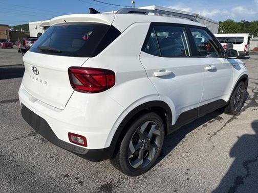 2020 Hyundai VENUE SEL