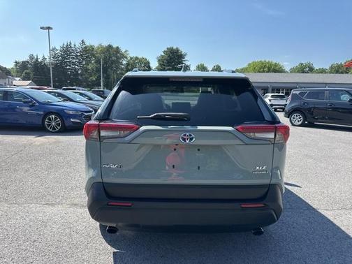 2021 Toyota RAV4 Hybrid XLE