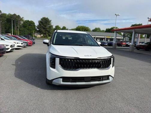 Snow White Pearl 2026 Kia Carnival Hybrid LXS