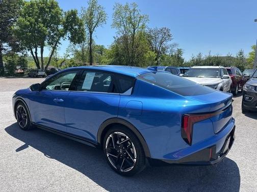 2025 Kia K4 GT-Line
