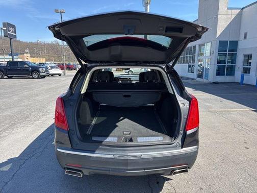 Dark Granite Metallic 2017 Cadillac XT5 Luxury