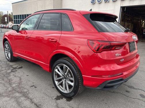2024 Audi Q3 45 S line Premium