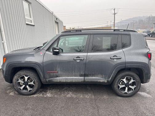 2022 Jeep Renegade Trailhawk