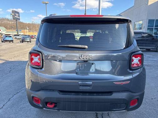 2022 Jeep Renegade Trailhawk