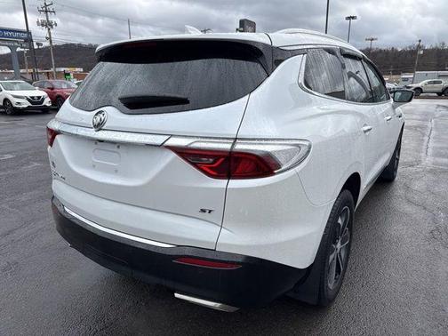 2022 Buick Enclave Essence