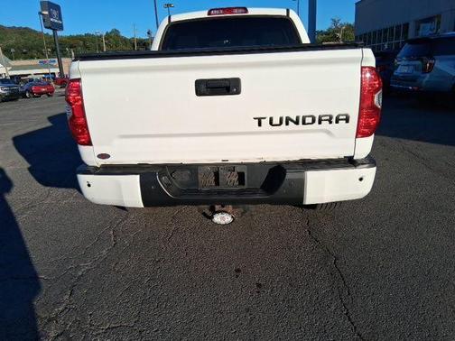 2018 Toyota Tundra SR5