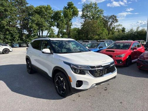 Snow White Pearl 2024 Kia Seltos EX