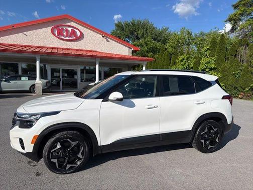 Snow White Pearl 2024 Kia Seltos EX