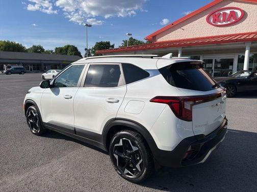 Snow White Pearl 2024 Kia Seltos EX