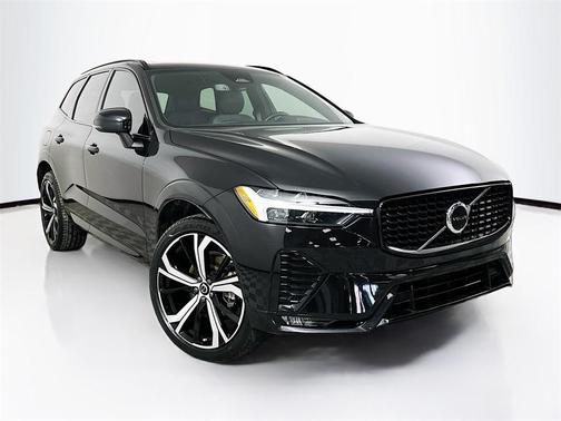 2022 Volvo XC60 B5 R-Design