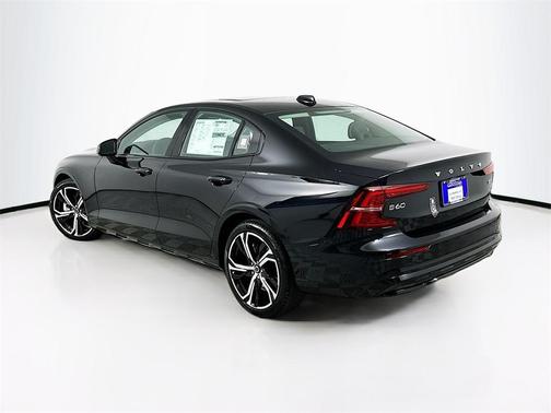 2024 Volvo S60 B5 Ultimate Dark Theme