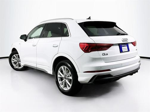 2024 Audi Q3 45 S line Premium