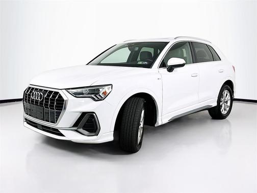 2024 Audi Q3 45 S line Premium