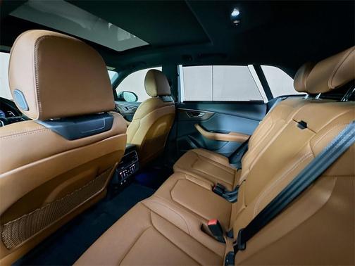 2025 Audi Q8 55 Premium