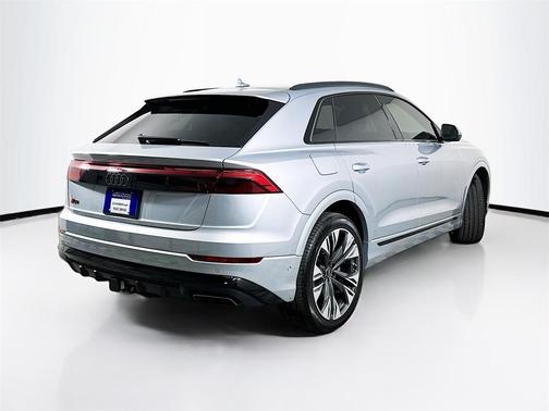 2025 Audi Q8 55 Premium