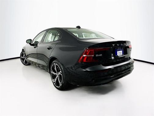 2024 Volvo S60 B5 Plus Dark Theme