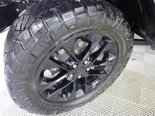 Photo 3 of 27 of 2021 Jeep Wrangler Unlimited 4xe Sahara