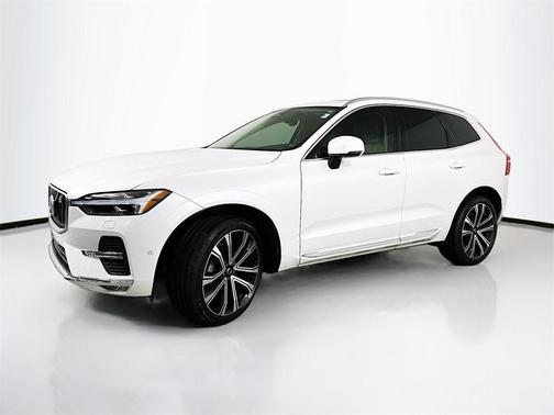 2023 Volvo XC60 B5 Ultimate Bright Theme