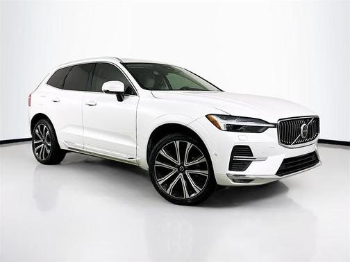 2023 Volvo XC60 B5 Ultimate Bright Theme
