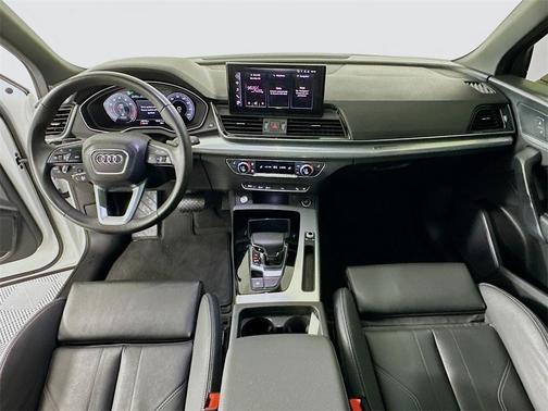 2024 Audi Q5 45 S line quattro Premium