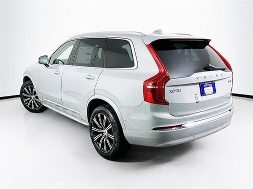 2025 Volvo XC90 B5 Plus