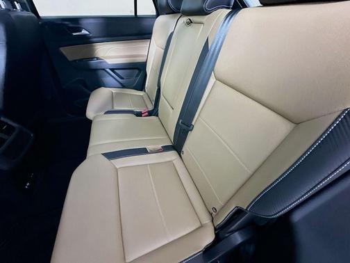 2021 Volkswagen Atlas Cross Sport 3.6L V6 SE w/Technology