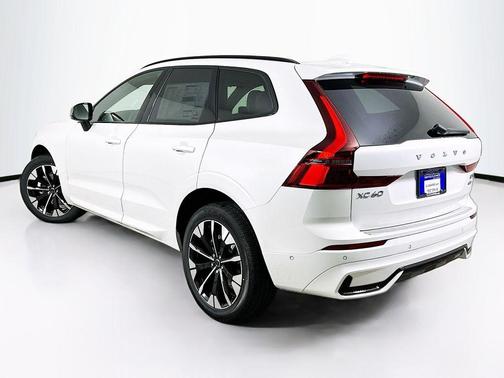 2026 Volvo XC60 B5 Plus