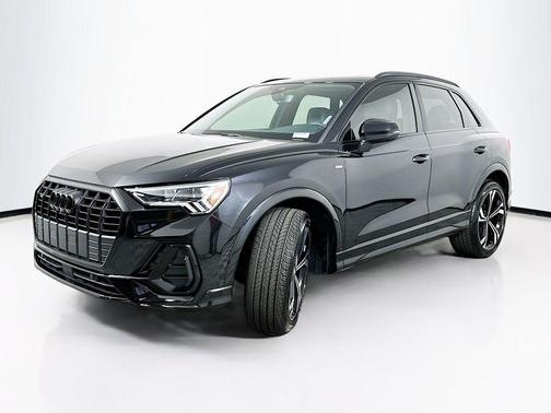 Mythos Black Metallic 2024 Audi Q3 45 S line Premium