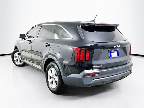 2023 Kia Sorento LX