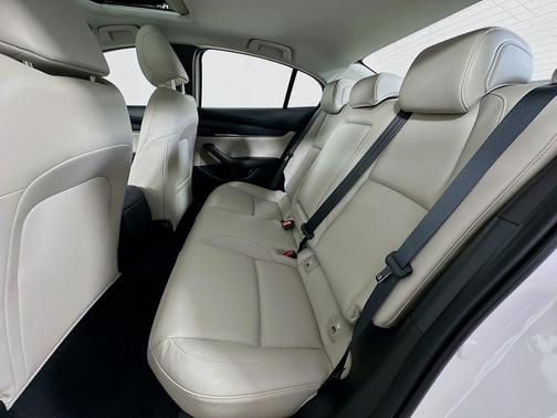 Snowflake White Pearl 2026 Mazda Mazda3 FWD w/Preferred Package