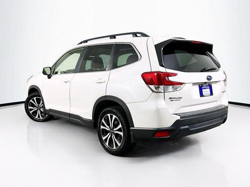 Crystal White Pearl 2022 Subaru Forester Limited