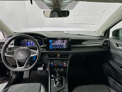 2026 Volkswagen Taos 1.5T SE Black