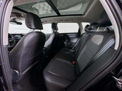 2026 Volkswagen Taos 1.5T SE Black