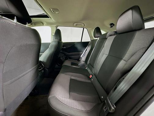 Crystal White Pearl 2025 Subaru Outback Premium