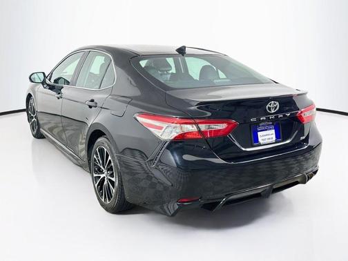 Midnight Black Metallic 2019 Toyota Camry SE