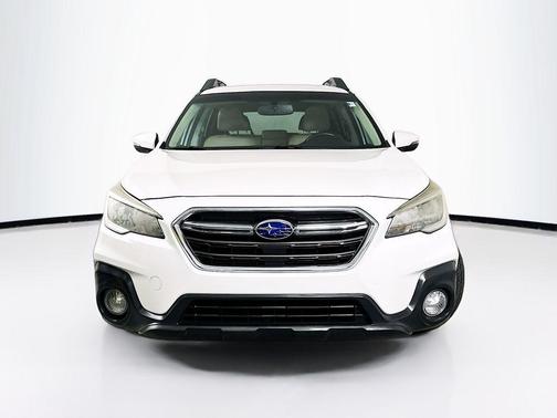 White 2018 Subaru Outback 2.5i Limited