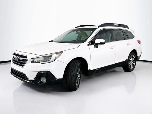 White 2018 Subaru Outback 2.5i Limited