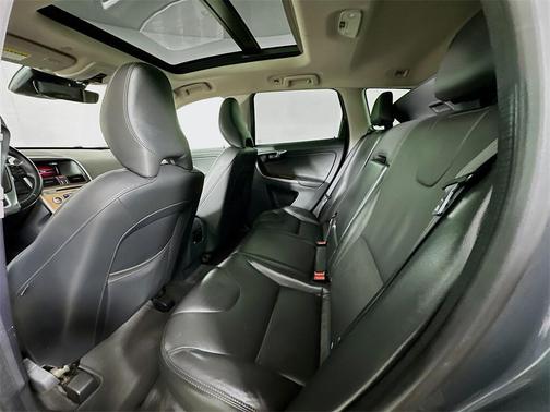 2017 Volvo XC60 T5 Inscription