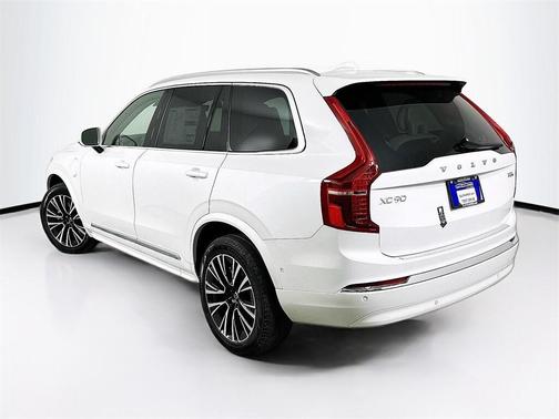 2025 Volvo XC90 Plug-In Hybrid T8 Plus 6-Seater