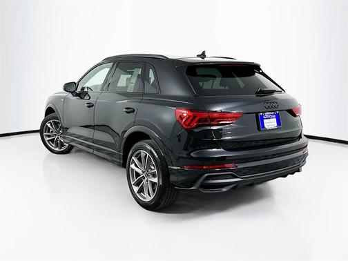 2025 Audi Q3 45 S line Premium