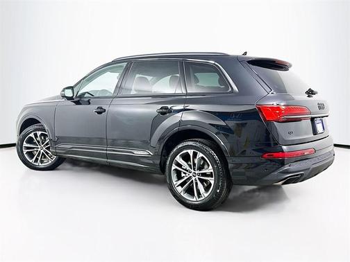 2026 Audi Q7 45 Premium