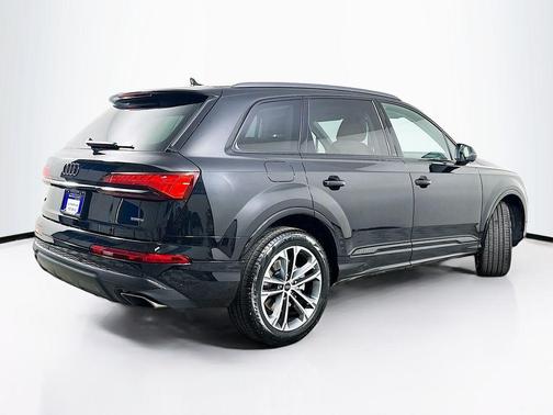 2026 Audi Q7 45 Premium