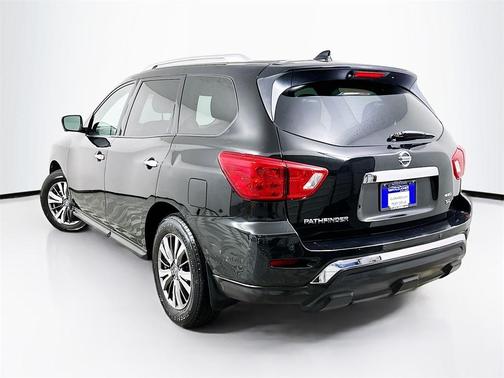 2019 Nissan Pathfinder SL